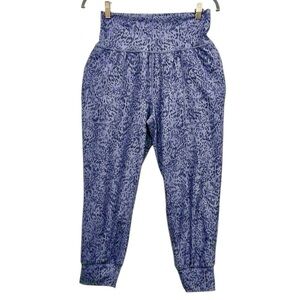 Athleta Salutation Gray and purple Leopard Printed crop jogger size S